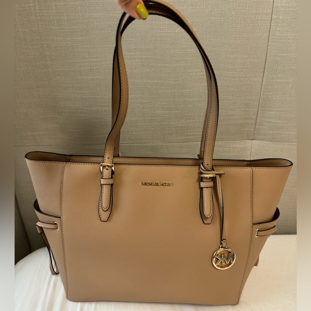 Michael Kors Gilly Large Travel Tote